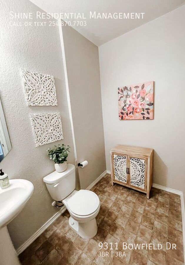 Building Photo - 9311 Bowfield Dr