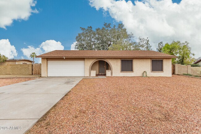 Building Photo - 16043 N 30th Ave