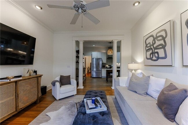 Building Photo - 654 Cresthill Ave NE