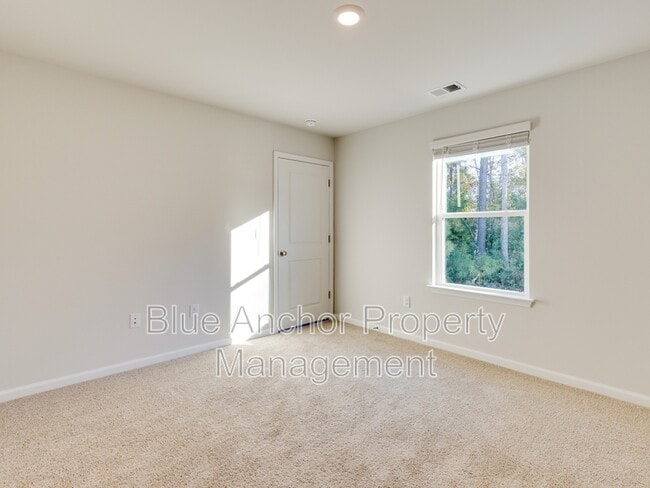 Building Photo - 3026 Course Ln