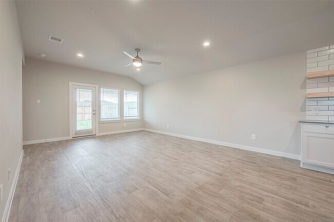 Building Photo - 2920 Gunnersbury Dr