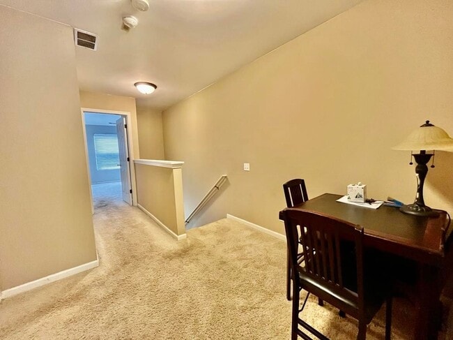 Building Photo - 2927 Stonewater Dr