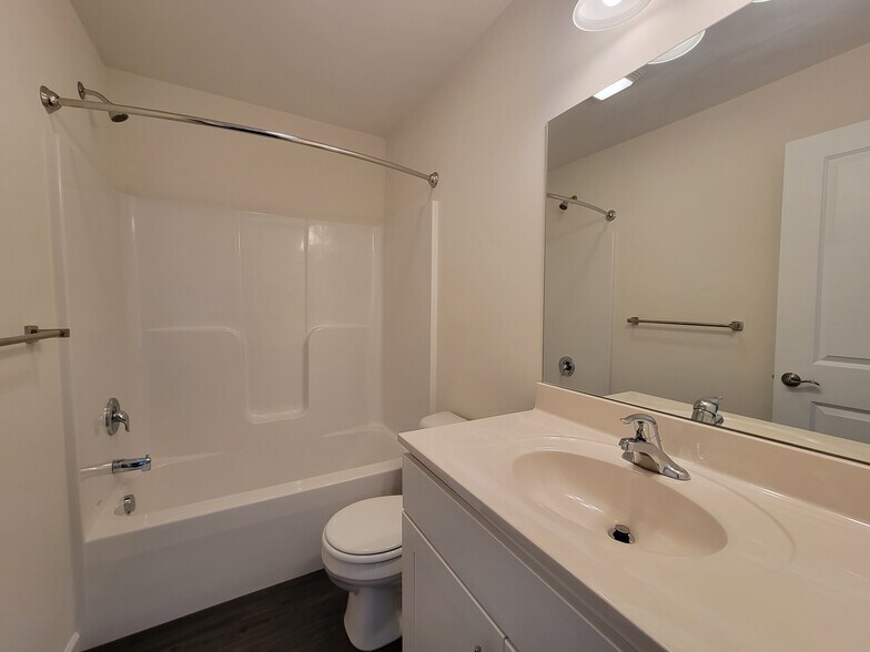 Building Photo - 50 Rollins Ln