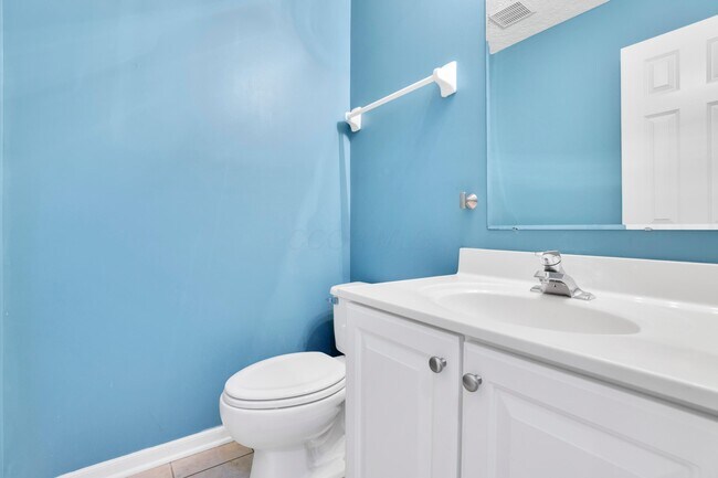 Building Photo - 3796 Village Club Dr