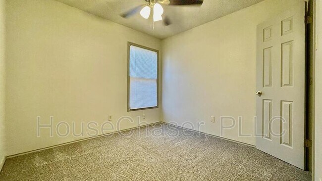 Building Photo - 3717 102nd St