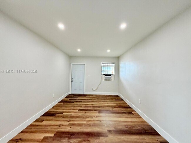 Building Photo - 4801 NW 33rd Ave