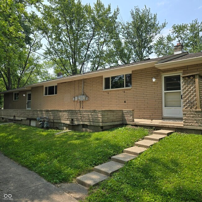 Building Photo - 10016 E Troy Ave