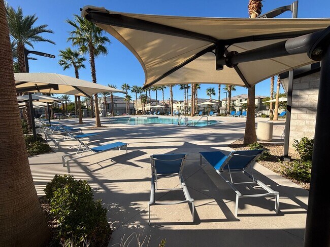 Building Photo - Beautiful 3Bed/3Bath Townhome located in Enterprise/Southern Highlands–Southwest Henderson border...