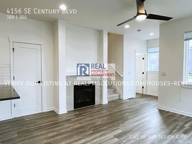 Building Photo - 4156 SE Century Blvd