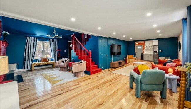 Building Photo - 223 Paxinos Dr