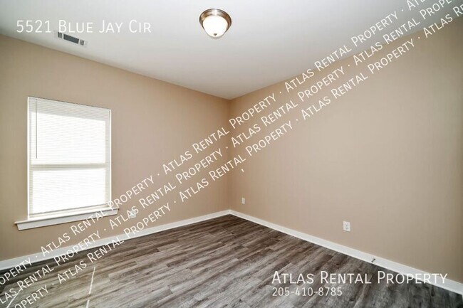 Building Photo - 5521 Blue Jay Cir