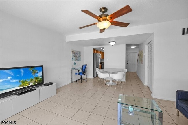 Building Photo - 864 Courtington Ln