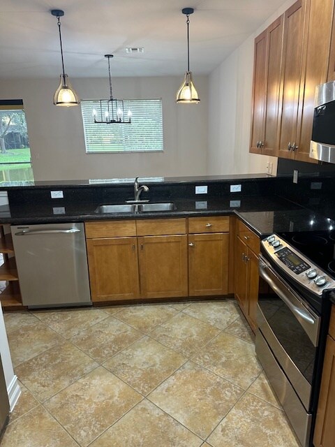 Building Photo - 10261 Olivewood Way