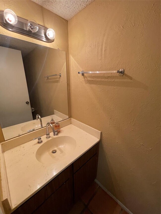 Building Photo - 9611 Blue Creek Ln