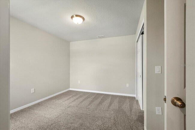 Building Photo - 726 Legacy Dr
