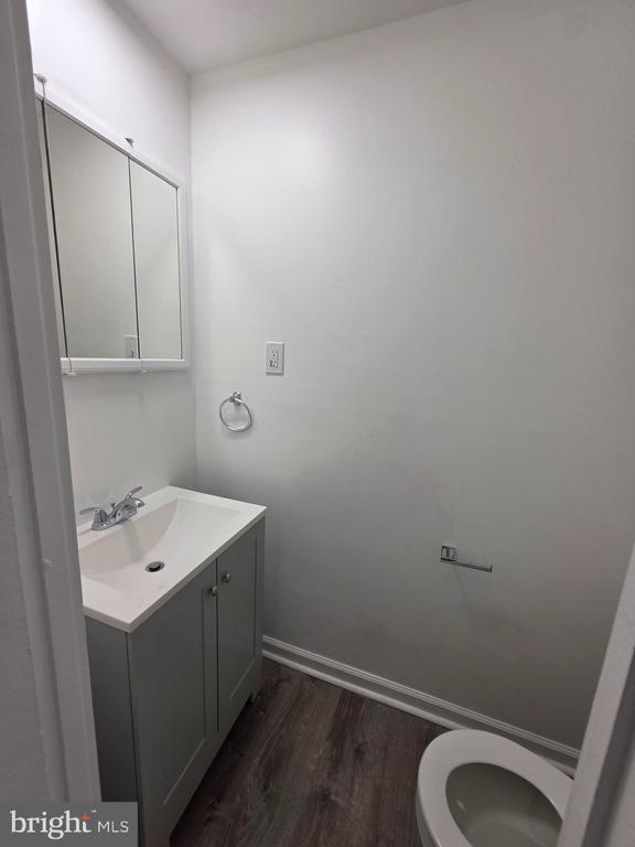 Building Photo - 14 East Ct