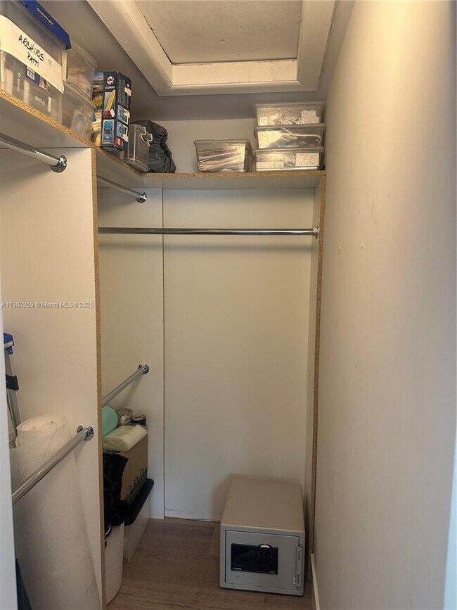 Building Photo - 9257 NW 9th Pl