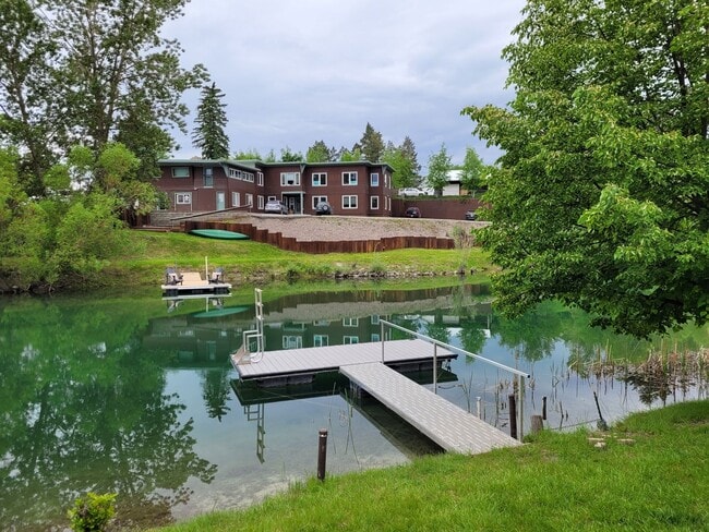 Building Photo - Whitefish River furnished Townhome