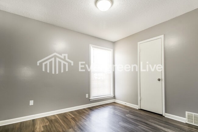 Building Photo - 5320 Plover Dr