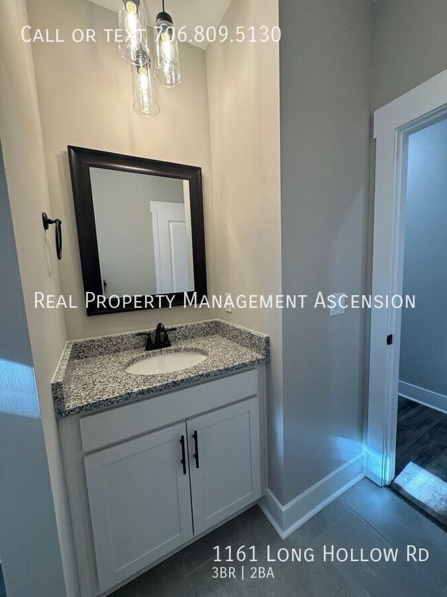 Building Photo - 1161 Long Hollow Rd