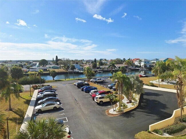 Building Photo - 6009 Sea Ranch Dr