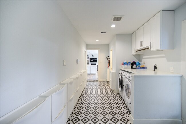 Building Photo - 1215 Bethlehem St