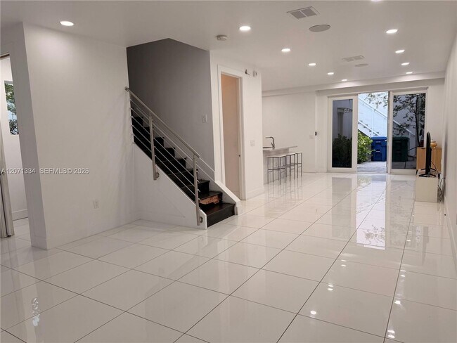 Building Photo - 10330 NW 66th St