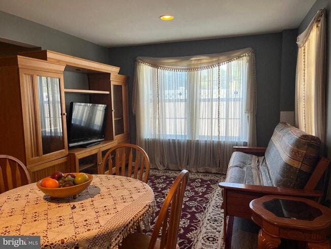 Building Photo - 199 Rumbling Rock Rd