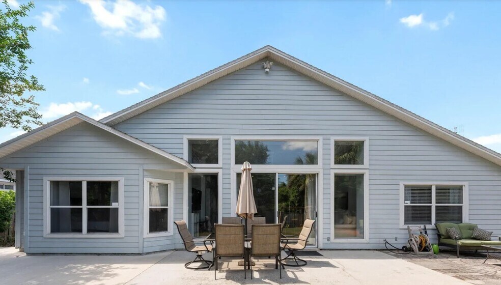 Building Photo - 13117 Chets Creek Dr N
