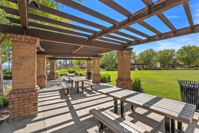 Building Photo - 2992 E Coalinga Dr
