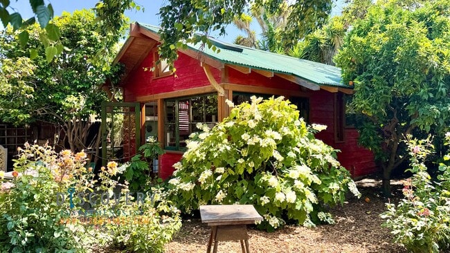 Primary Photo - Charming Cabin Cottage Loft with Rustic Wa...