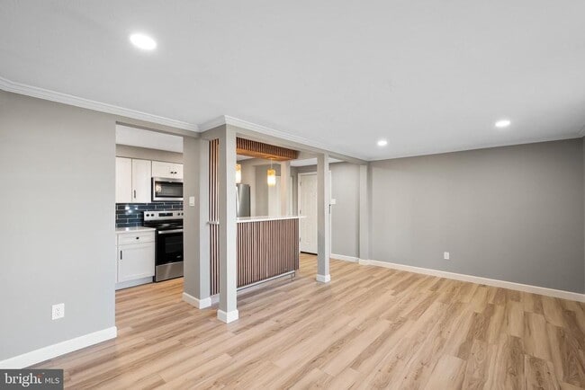 Building Photo - 8385 Brockham Dr