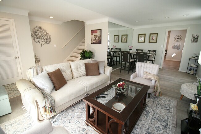 Building Photo - 1271 Bonnie Ln