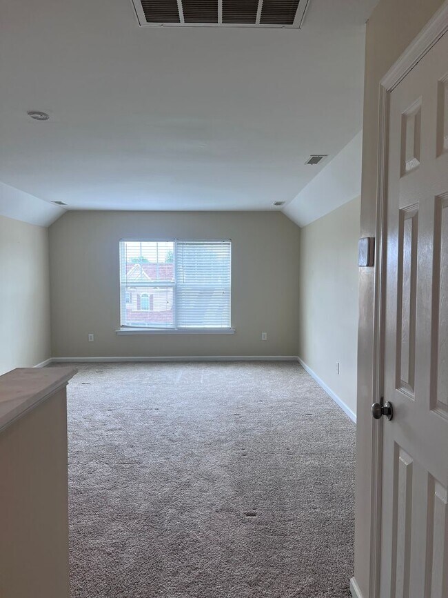 Building Photo - 13 Hampshire Glen Pkwy