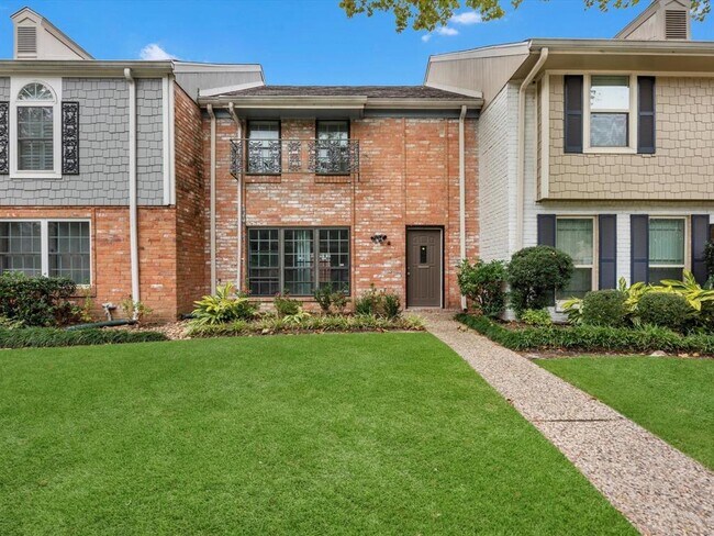 Building Photo - 10305 Briar Forest Dr