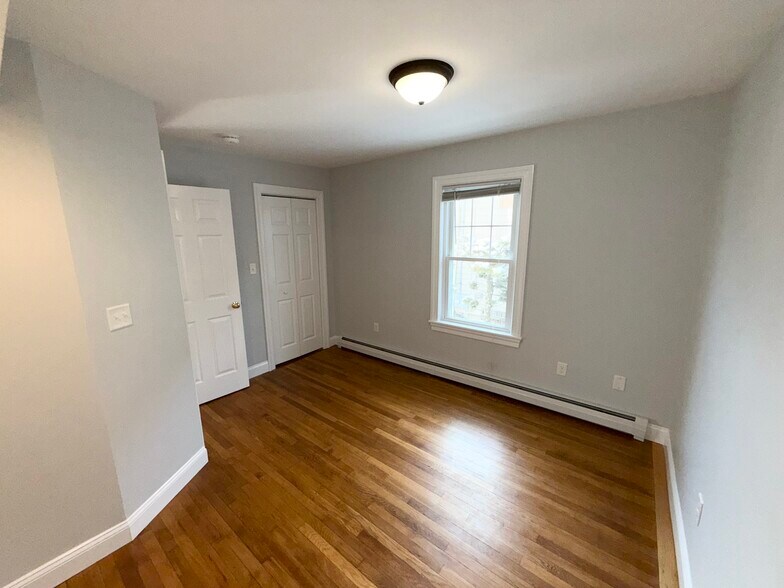 Building Photo - 28 Olney St