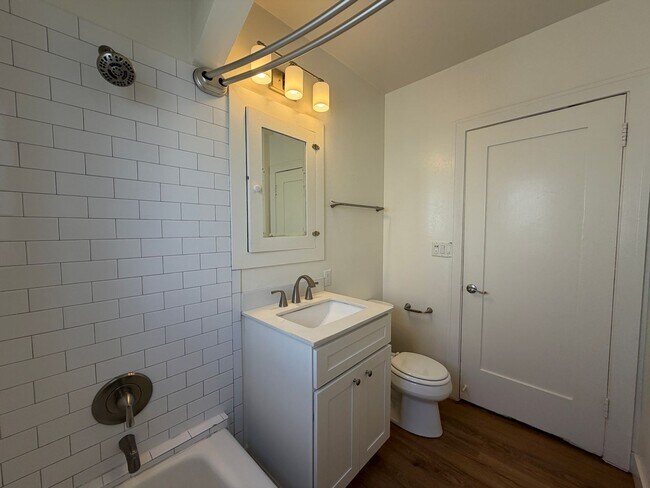 Building Photo - 749 Belmont Ave