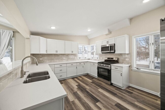 Building Photo - 246 Miller Ave