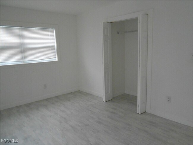Building Photo - 120 Lee Blvd