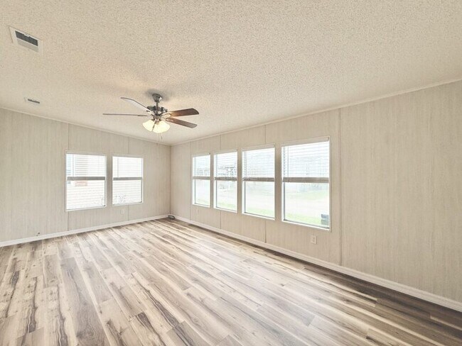 Building Photo - 43 Sargent St