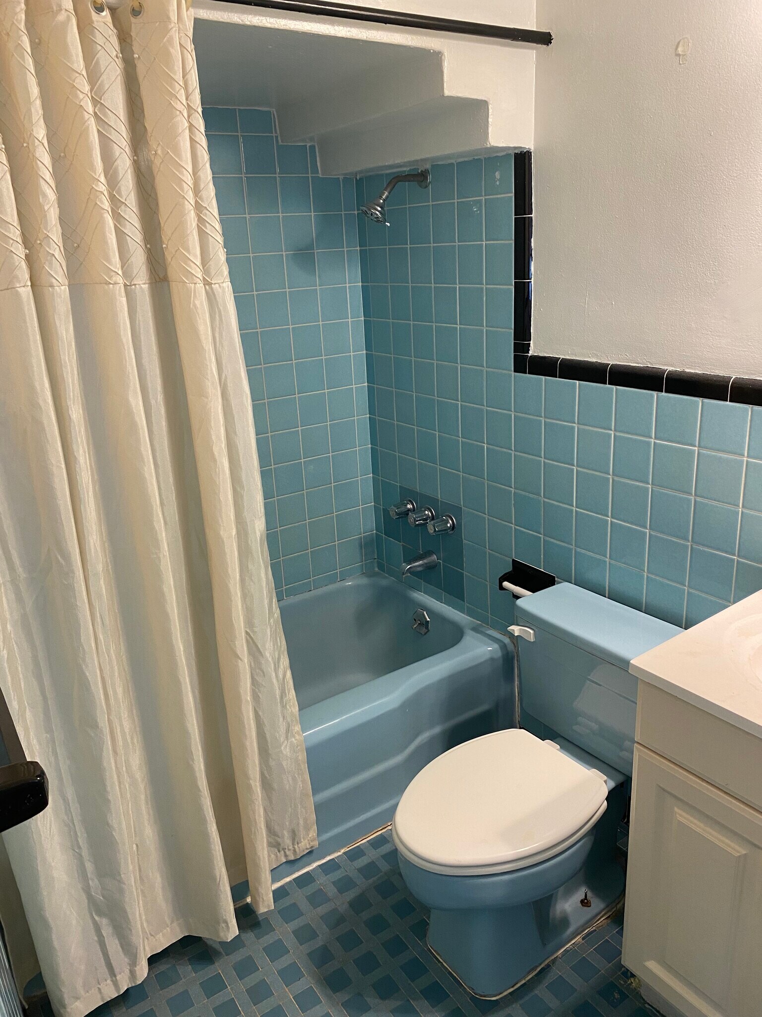 Building Photo - 1588 NE 110th St