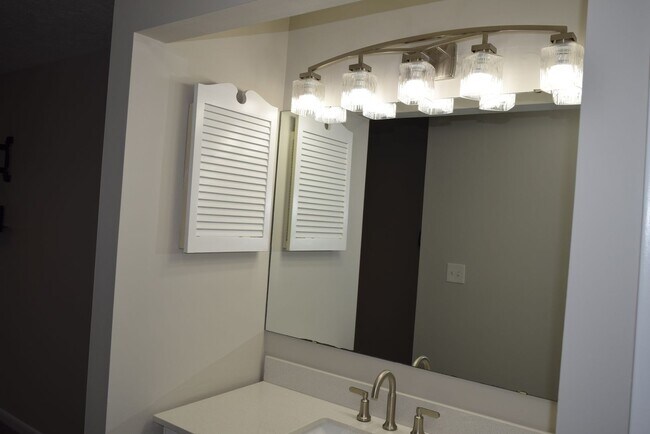 Building Photo - 668 Bartons Landing Pl