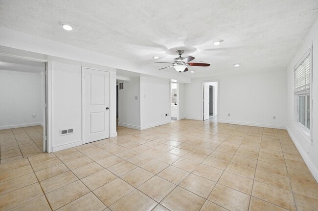 Building Photo - 28 Cherry Laurel Dr