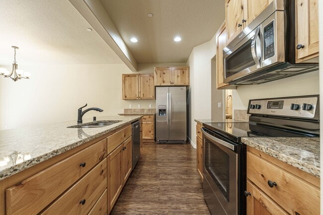 Building Photo - ASK ABOUT OUR AUGUST MOVE IN SPECIAL: Spac...