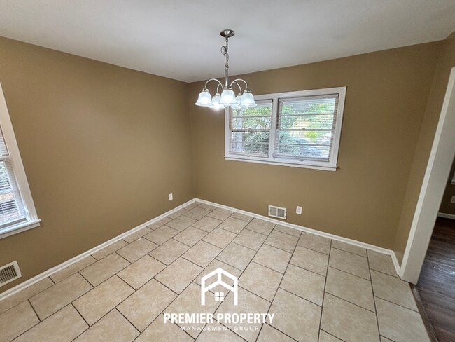 Building Photo - 3609 Pinson Heights Cir