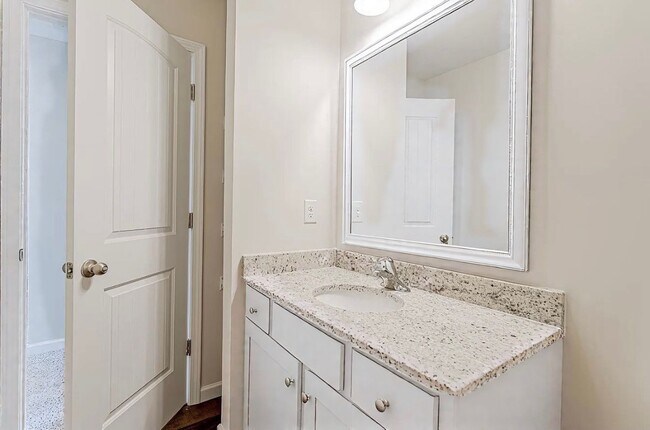 Building Photo - 113 Sweet Almond Ct