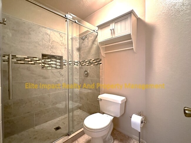 Building Photo - 610 W Kidd Pl