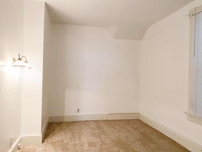 Building Photo - 432 E Whittier St