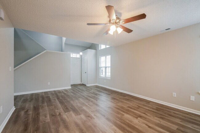 Building Photo - 15341 Ten Point Dr