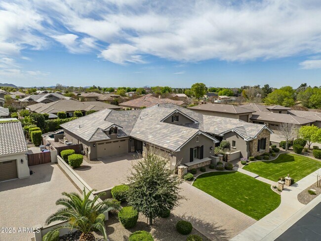 Building Photo - 2051 E Aris Dr